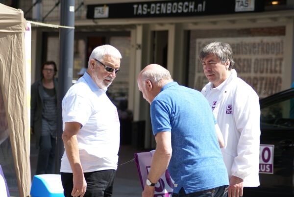 Campagne 50 Plus Amadeiroplein, Den Bosch.