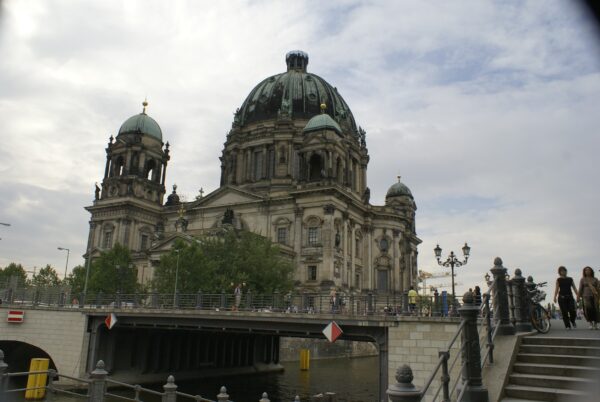 Berliner Dom aan de Spree.