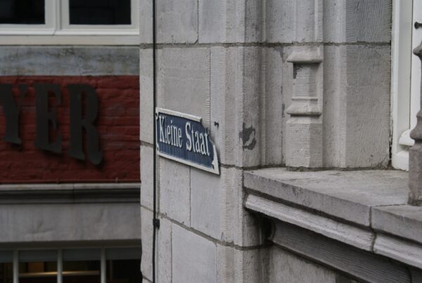 Straatnaambord Kleine Staat, Maastricht.