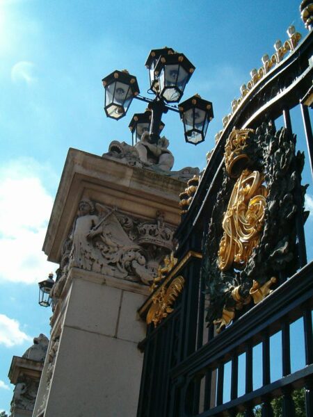 Hekwerk Buckingham Palace.