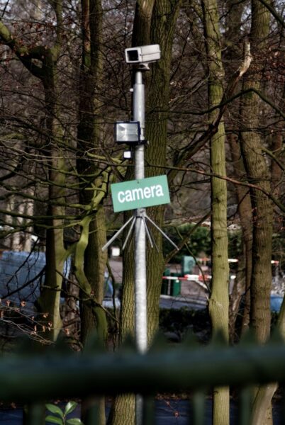 Camera op een oppervlak.