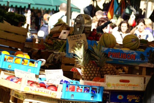Campo de' Fiori, Rome: levendige markt.