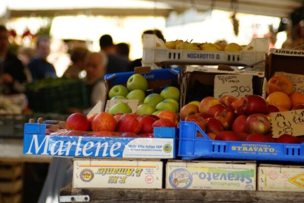 Campo de' Fiori, Rome: levendige markt.