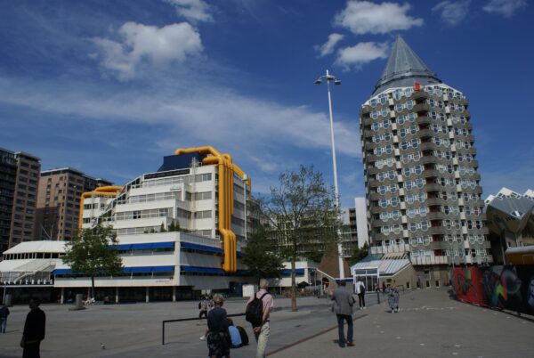 Centrale Bibliotheek Rotterdam en Blaaktoren (
