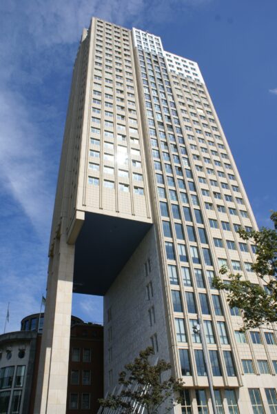 Flatgebouw de Coopvaert in Rotterdam.