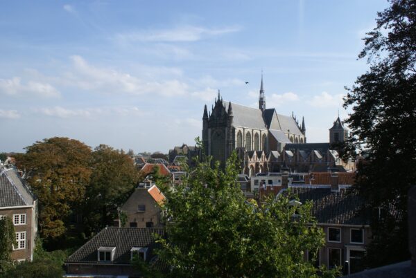 Hooglandse kerk, uitzicht vanaf Burcht Leiden.