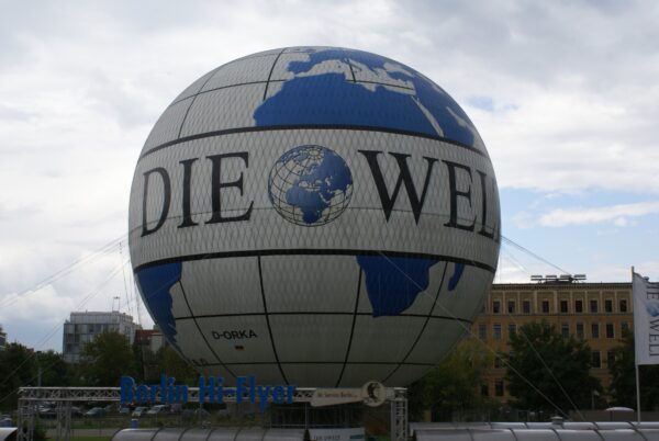 Ballon met de wereldkaart.
