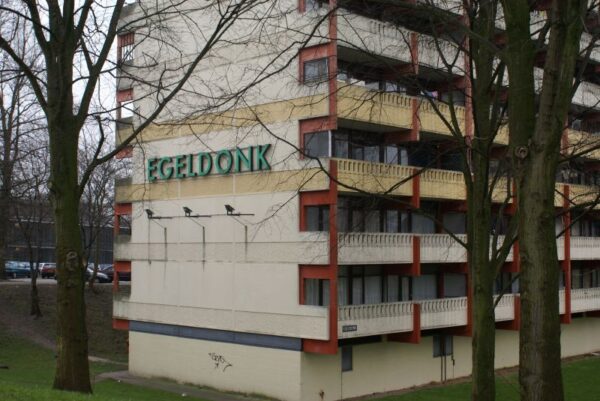 Flat Egeldonk, tegenover school, Bijlmer Amsterdam.