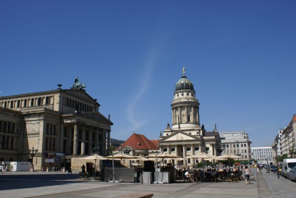 Franz&ouml;sischer Dom en concertgebouw, Gendarmenmarkt.