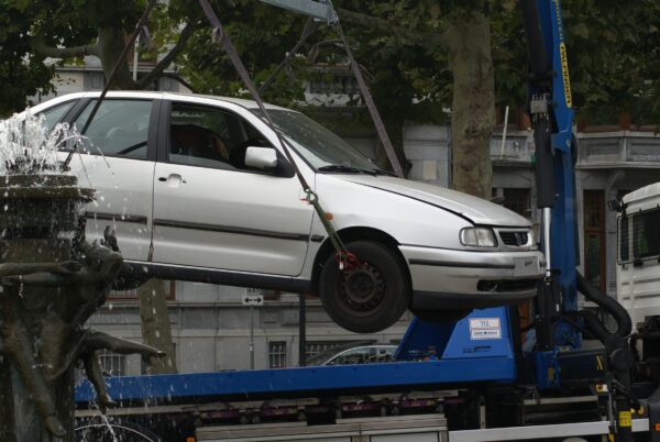 Politie-demonstratie Flikkendag 2014: auto in de lucht.