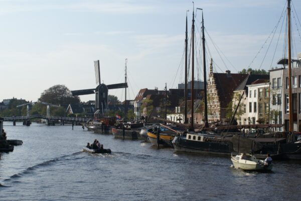 Galgewater met molen De Put, Leiden.