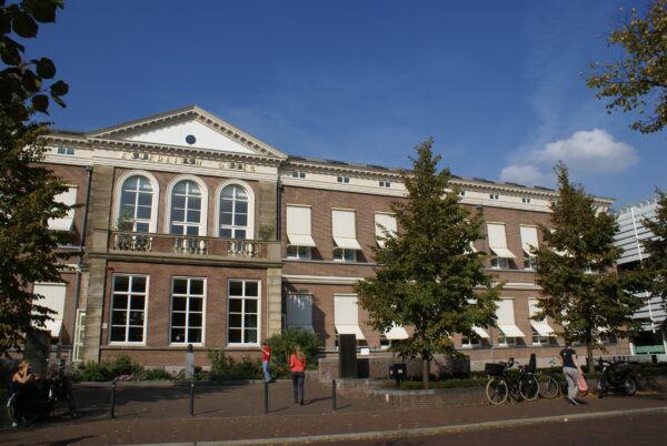 Kamerlingh Onnes gebouw, koudste plek ter wereld.