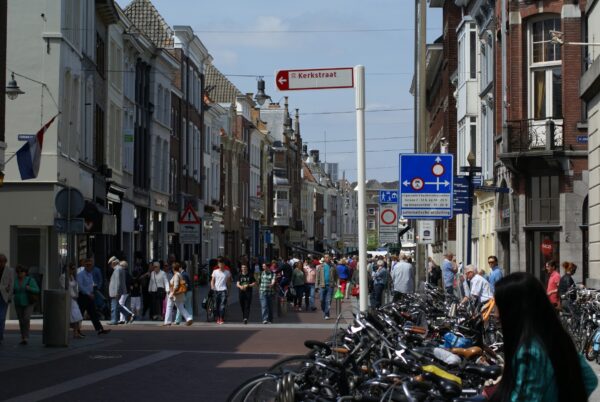 Winkelaars in Den Bosch, fietsenstalling Kerstraat.