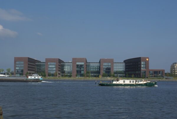 Shell hoofdkantoor aan het IJ, Amsterdam.