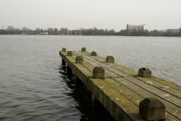 Steiger aan de Poel met Huis aan de Poel.