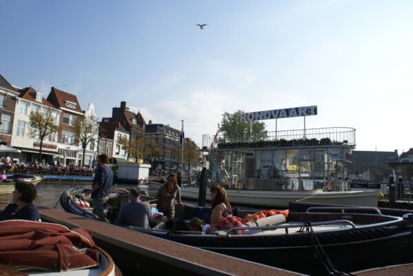 Huurbootjes op de Beestenmarkt, Leiden.