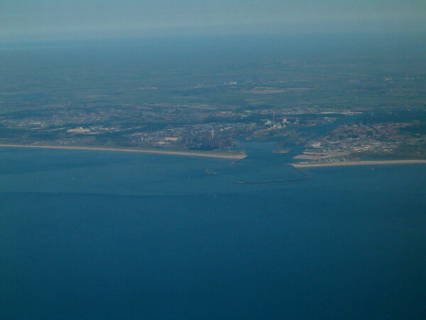 IJmuiden haven vanuit de lucht.