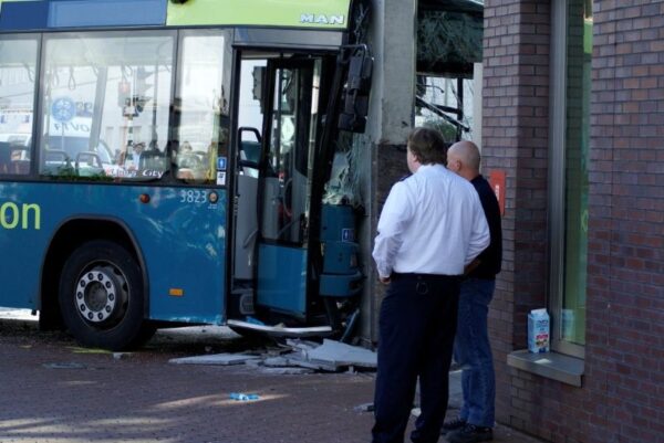 Botsing tramlijn 5 en buslijn 175, Amstelveen.