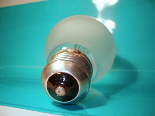 Gloeilamp: vormstudie voor communicatiecursus.