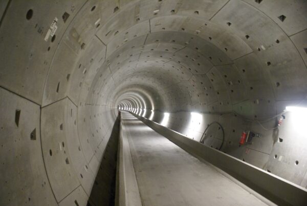 Lege tunnel Noord-Zuidlijn, Amsterdam.
