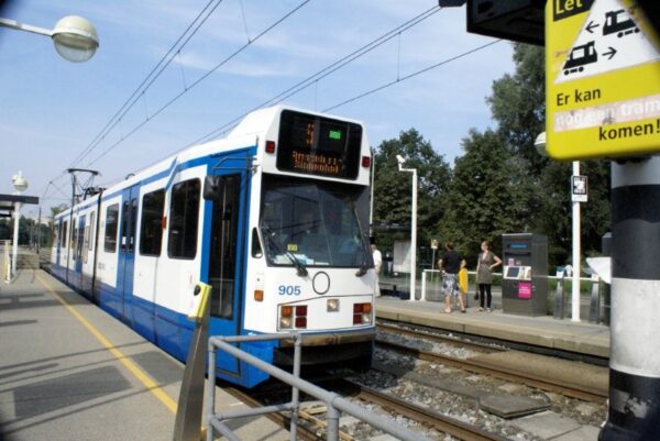 Lijn 5 bus bij Kronenburg.