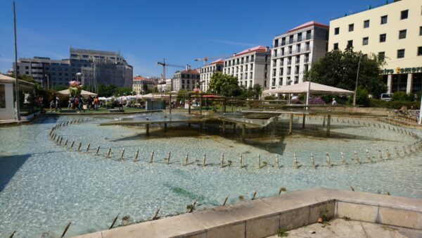 Fontein in Pra&ccedil;a Martim Moniz.