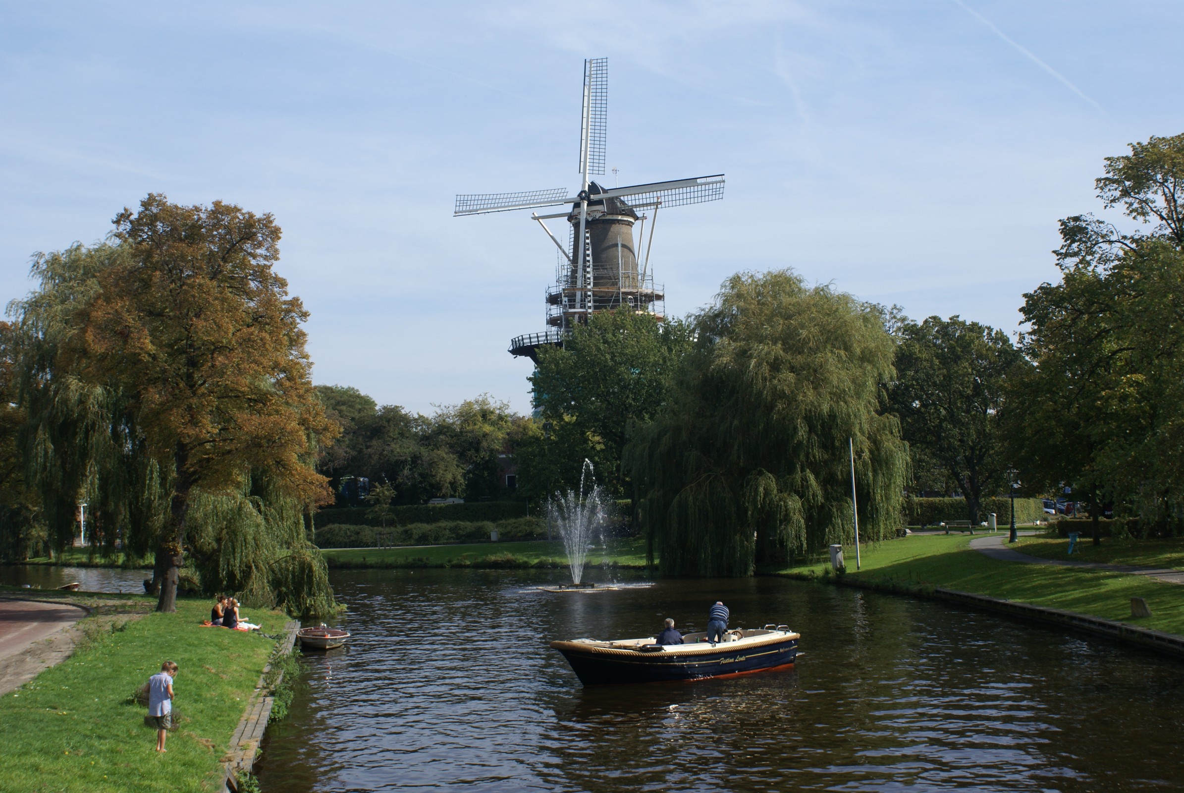 Molen De Valk aan de Rijnsburgersingel.