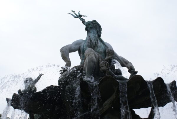Neptunbrunnen op Alexanderplatz, Berlijn.