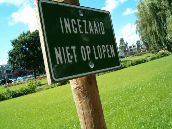 Niet op het gras lopen