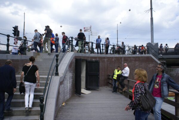 Nooduitgang Noord-Zuidlijn: toegang tot het perron.