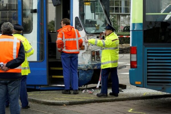 Botsing tram 5 en bus 175 in Amstelveen.