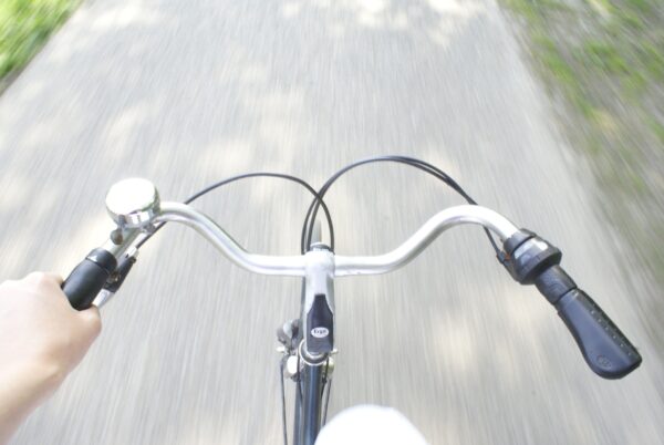 Fietsfoto's in Amsterdamse Bos, licht overbelicht.