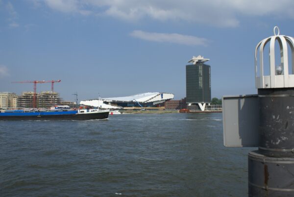 Oud Shell kantoor in Amsterdam Noord, IJdok.