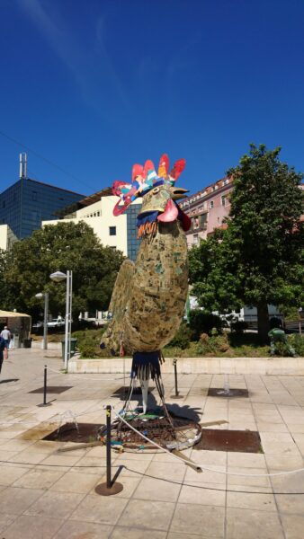 Haan op Pra&ccedil;a Martim Moniz, Lissabon.