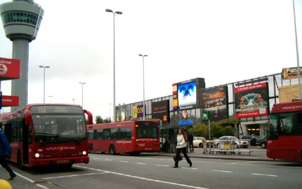 Sternet bussen op Schiphol.