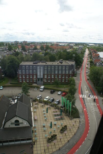 Restaurant Silversant gezien vanaf Urbanuskerk.