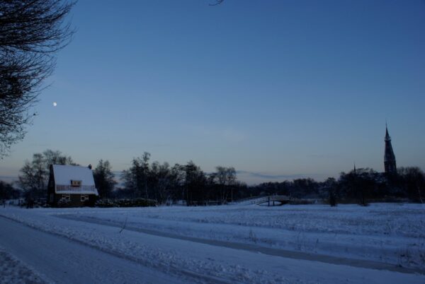 Sint Urbanskerk in de sneeuw, Amstelveen.