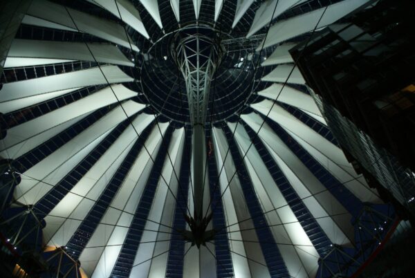 Sonycenter Potsdamerplatz 's avonds.