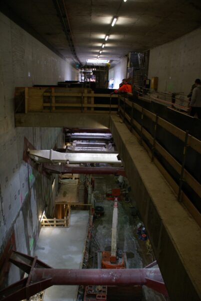 Metrostation De Pijp: diepste station Noord-Zuidlijn.