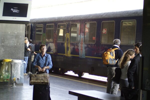 Trein op perron, Station Termini, Rome.