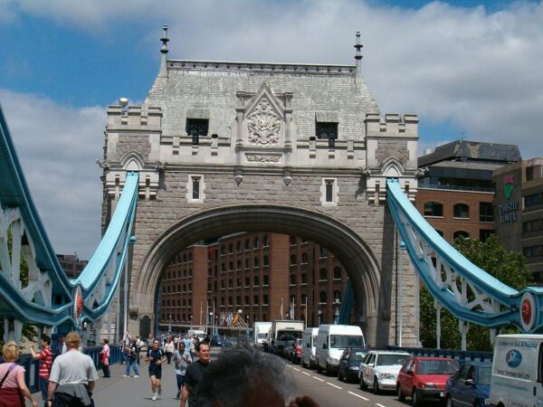 Tower Bridge over de Theems in Londen.