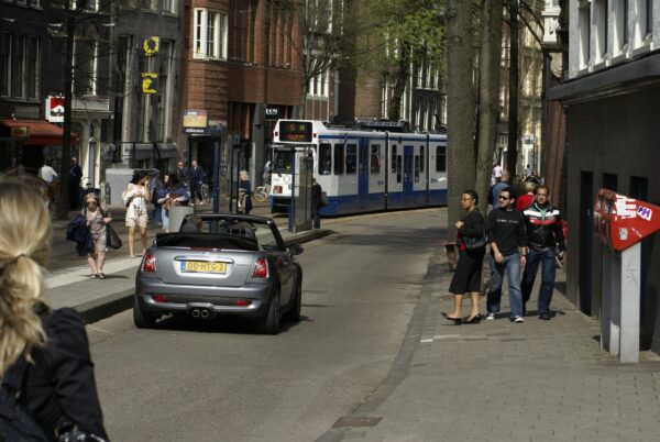 Tramlijn 5 op Spuiplein, Amsterdam.