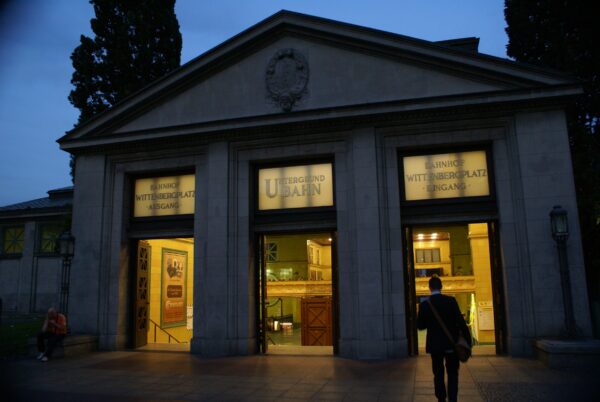 U-Bahn station Witterbergplatz.