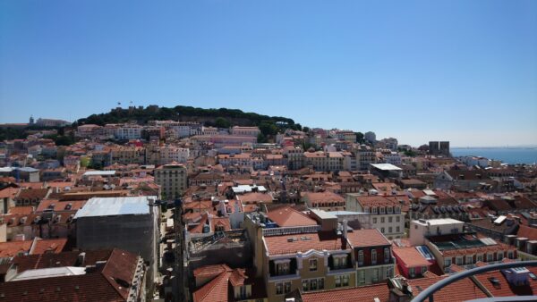 Uitzicht Lissabon vanaf Santa Justa-lift, Castelo de S. Jorge.