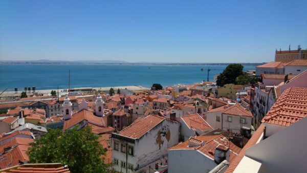 Taag en Lissabon bij zonsondergang.