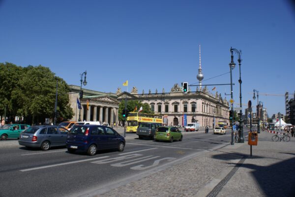 Unter den Linden, Deutsches Historisches Museum en Fernsehturm.