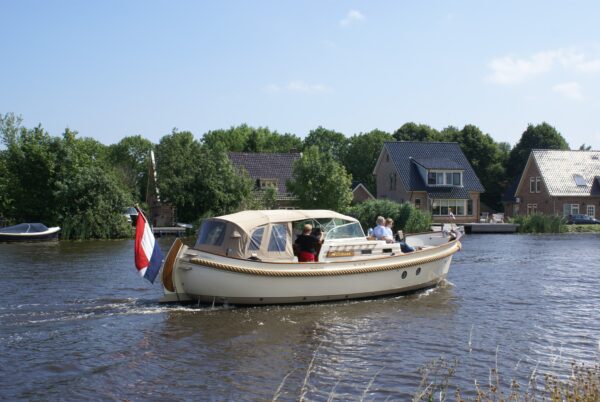 Varen op de Amstel bij Nes.