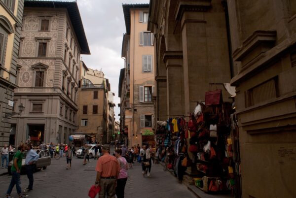 Via Porta Rossa en Loggia del Mercato Nuovo, Florence.