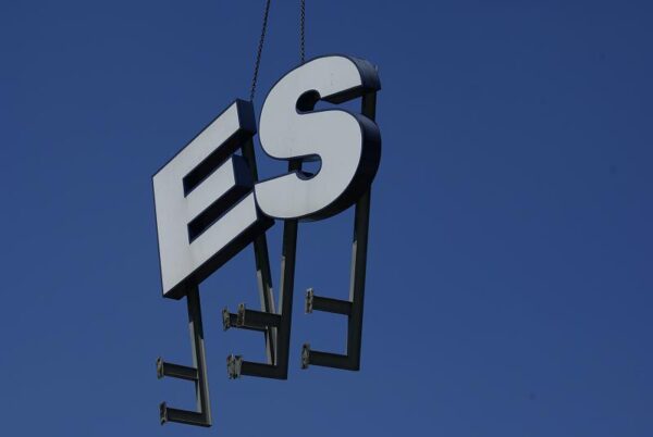 V&D gevelbelettering in Amstelveen wordt verwijderd.