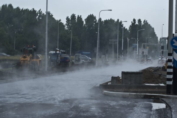 Wegwerkzaamheden Amstelveen, mistig asfalt.